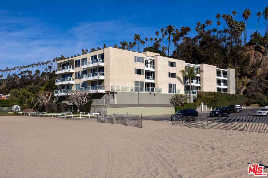 Homes For Rent - 723 Palisades Beach Road #211<br/> Santa Monica, CA 90402