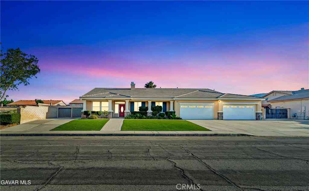 Homes For Rent - 5130 W Avenue M12<br/> Quartz Hill, CA 93536