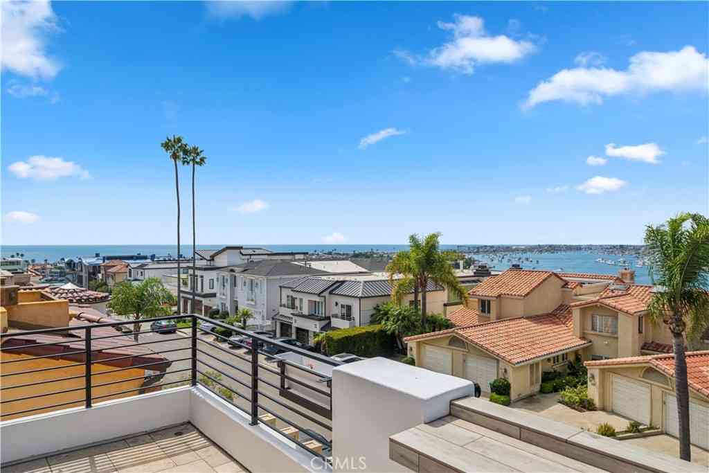Homes For Rent - 312 Carnation Avenue<br/> Corona Del Mar, CA 92625