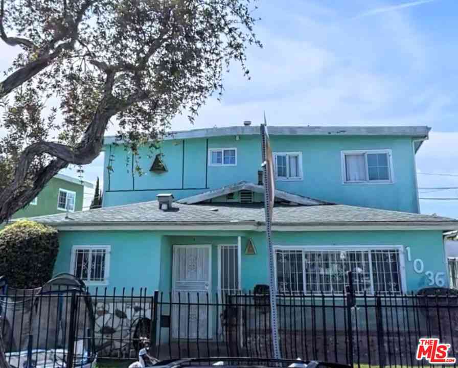 Homes For Sale - 1036 W 98th Street<br/> Los Angeles, CA 90044