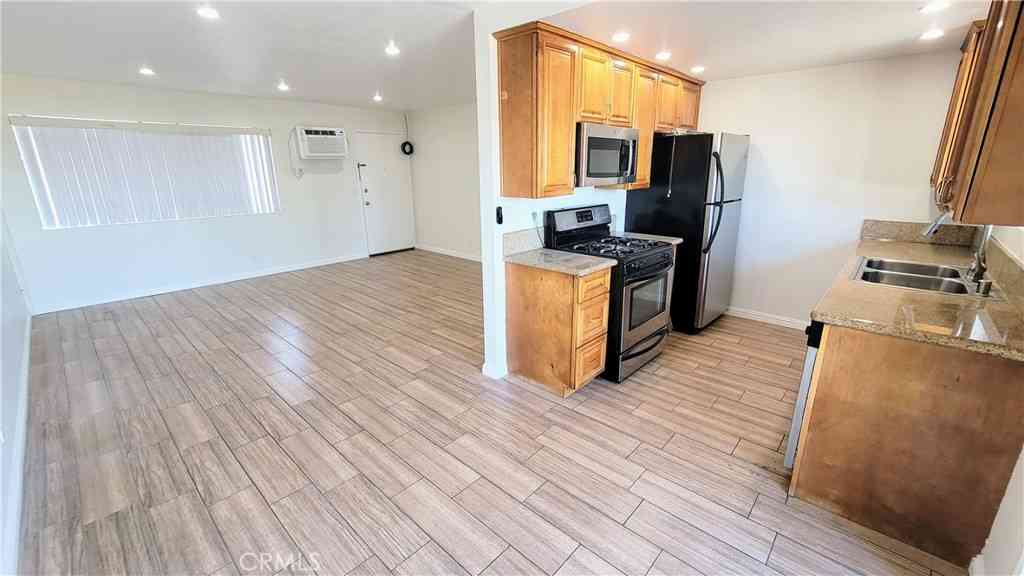 Condo For Rent - 15351 Orange Avenue #26<br/> Paramount, CA 90723