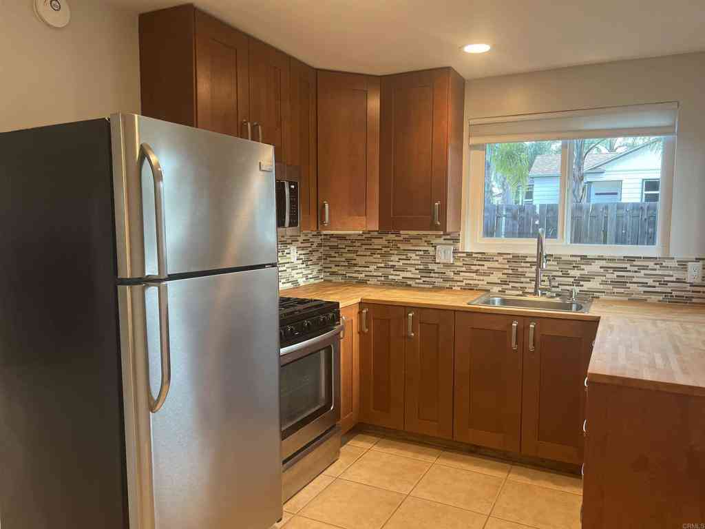 Homes For Rent - Tuttle Street<br/> Carlsbad, CA 92008