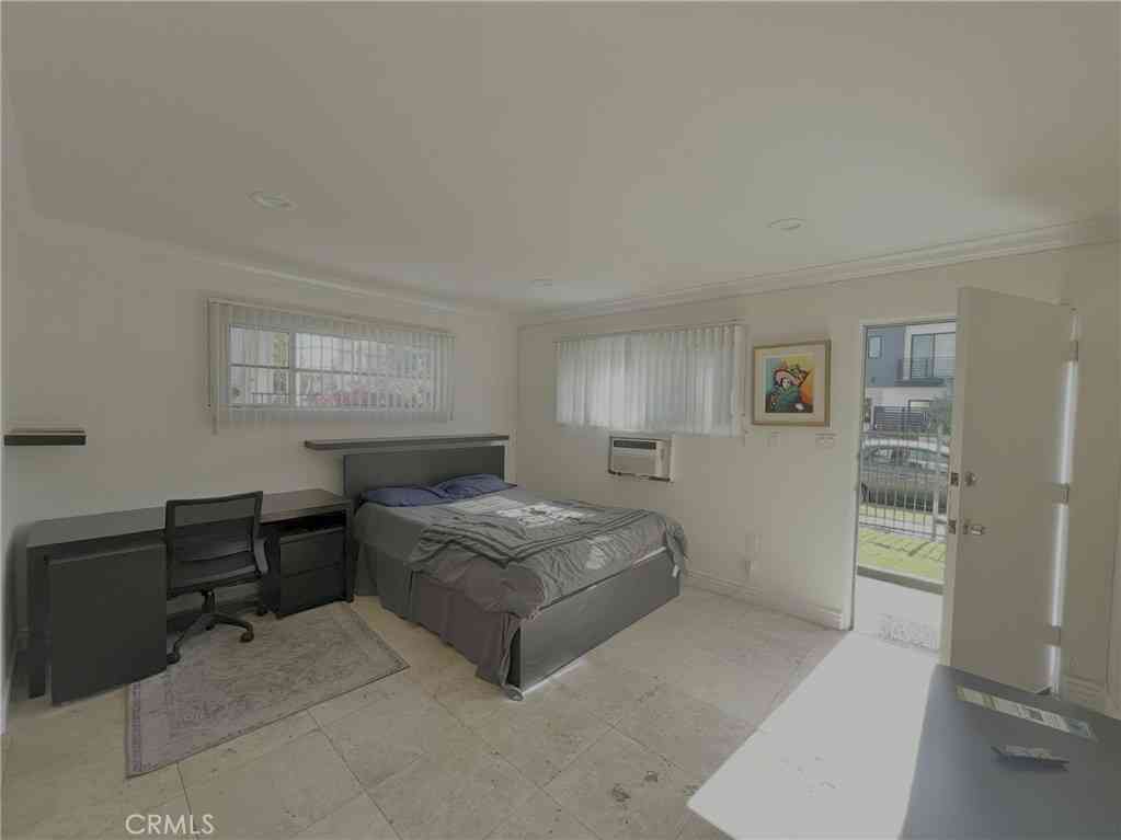 Condo For Rent - 5255 Denny Ave<br/> North Hollywood, CA 91601