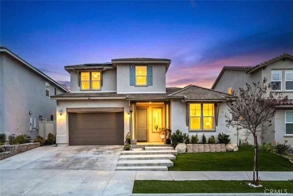 Homes For Sale - 28532 Songbird<br/> Canyon Country, CA 91350