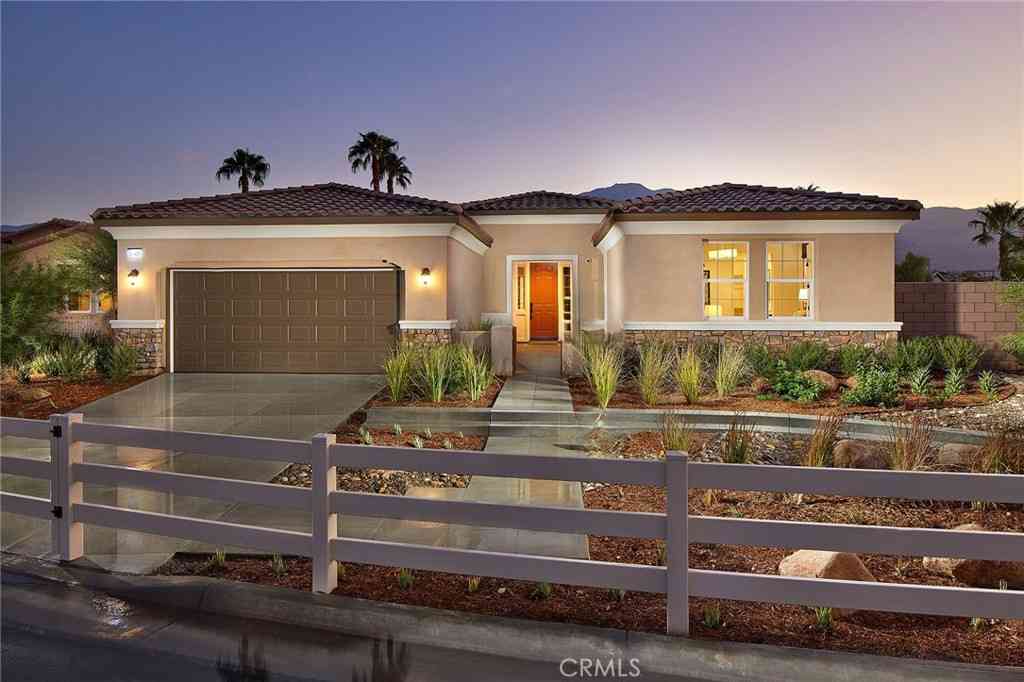 Homes For Sale - 81802 Via Barranca<br/> La Quinta, CA 92253