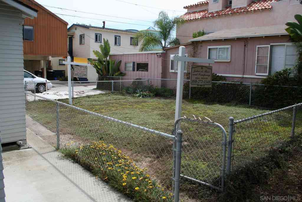 Vacant Land For Sale - 821 Portsmouth Ct<br/> San Diego, CA 92109
