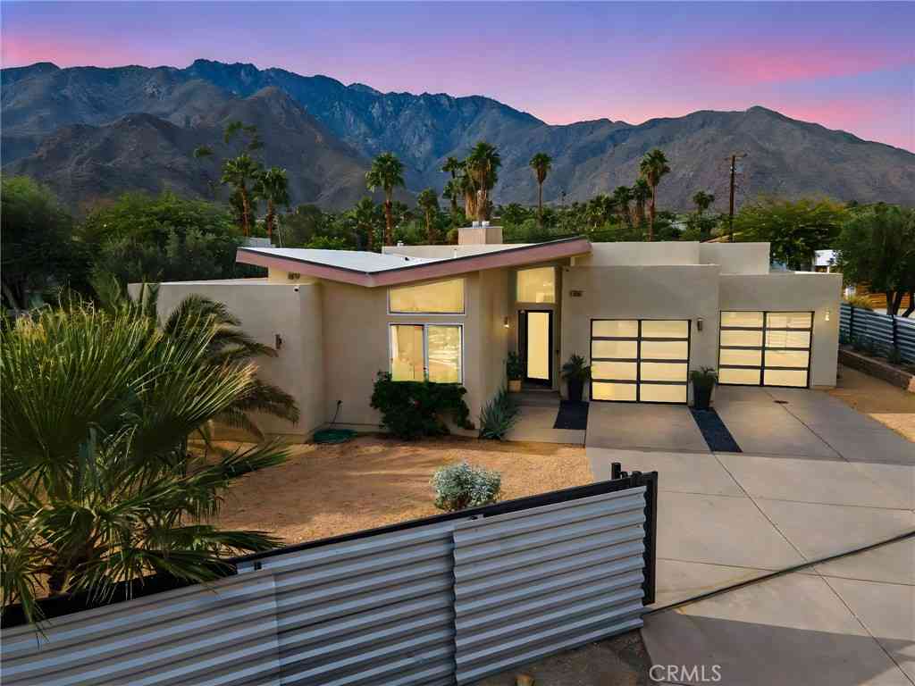 Homes For Sale - 2461 N Junipero Avenue<br/> Palm Springs, CA 92262