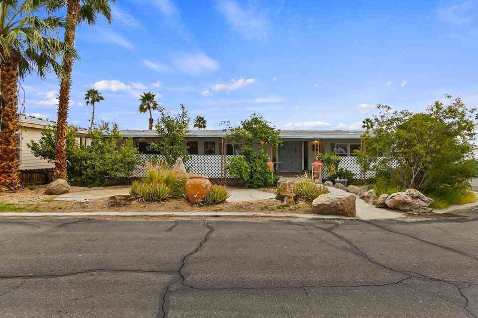 Mobile Home For Sale - 74711 Dillon Road #308<br/> Desert Hot Springs, CA 92241