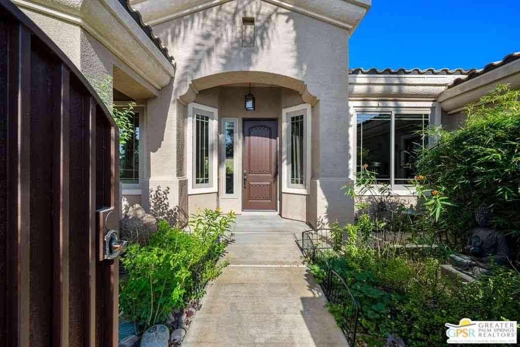 Homes For Sale - 47925 Via Livorno<br/> La Quinta, CA 92253
