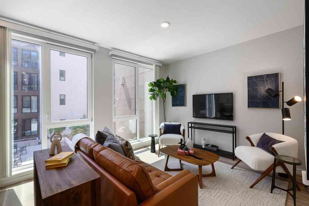 Condo For Sale - 260 Brooklyn Basin Way #464<br/> Oakland, CA 94606