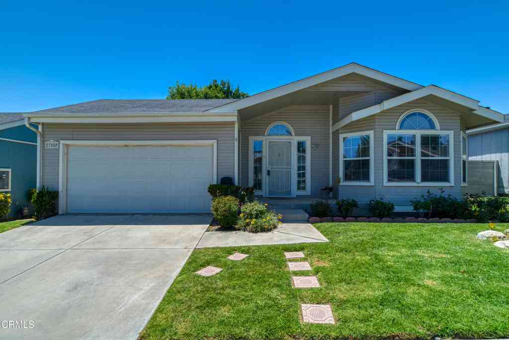 Homes For Sale - 27809 Blue Sky Lane<br/> Canyon Country, CA 91351