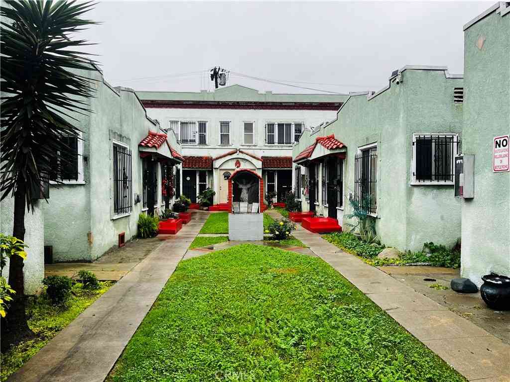Condo For Sale - 6325 S Figueroa Street<br/> Los Angeles, CA 90003