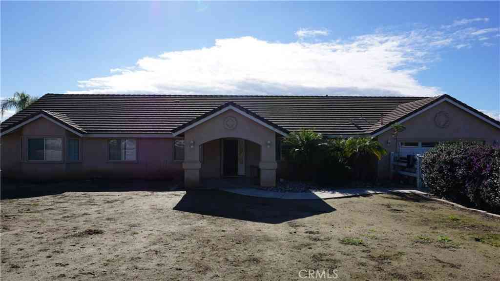 Homes For Sale - 19095 Glenwood Ave<br/> Riverside, CA 92508