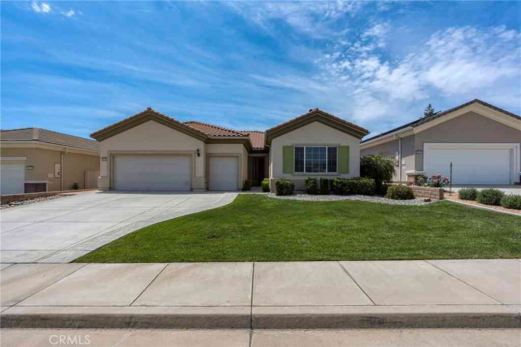 Homes For Sale - 6212 Pinion Ranch<br/> Bakersfield, CA 93306