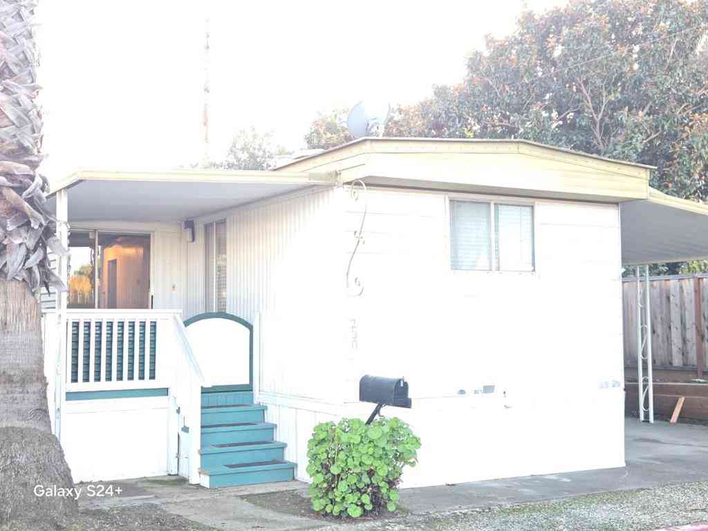 Mobile Home For Sale - 195 Blossom Hill Road<br/> San Jose, CA 95123