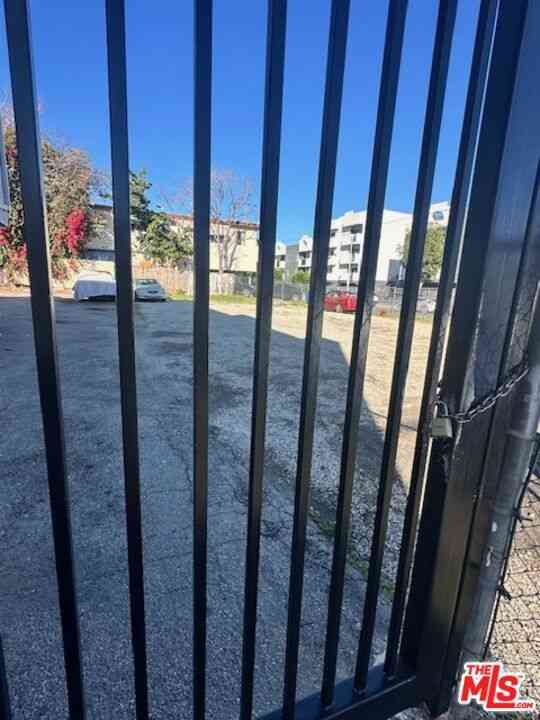 Vacant Land For Sale - 10821 Magnolia Boulevard<br/> North Hollywood, CA 91601