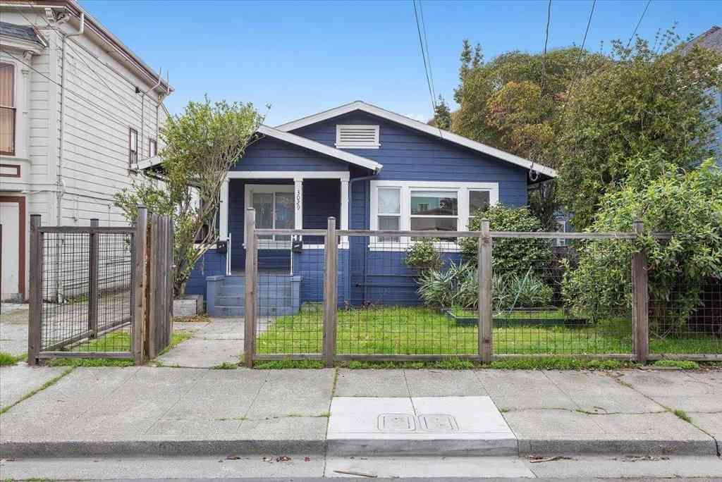 Homes For Sale - 3029 Chestnut St<br/> Oakland, CA 94608