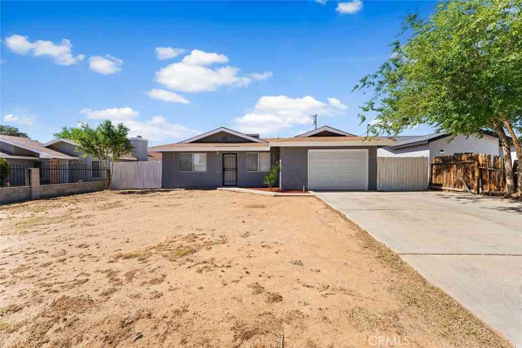 Homes For Sale - 7616 Xavier Avenue<br/> Kern County, California City, CA 93505