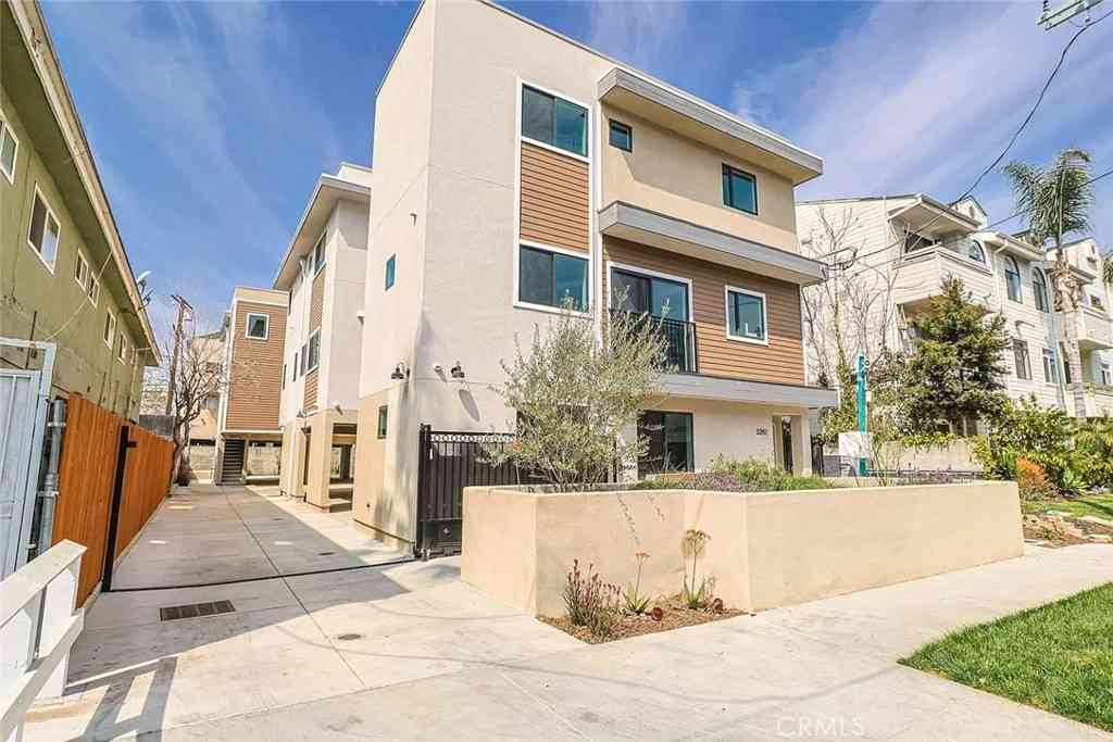 Homes For Sale - 5261 Harmony Avenue<br/> North Hollywood, CA 91601