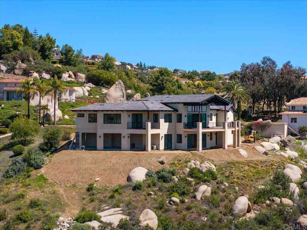 Homes For Sale - 9607 Misty Meadow Lane<br/> Escondido, CA 92026