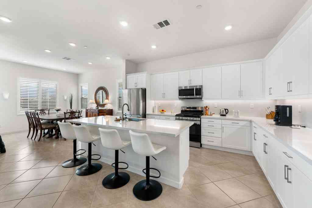 Homes For Sale - 3449 Via Leonardo<br/> Palm Desert, CA 92260