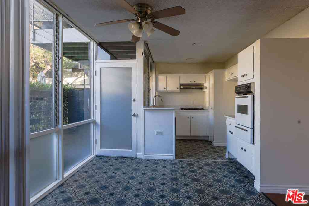 Condo For Rent - 11131 Rose Avenue #25<br/> Los Angeles, CA 90034