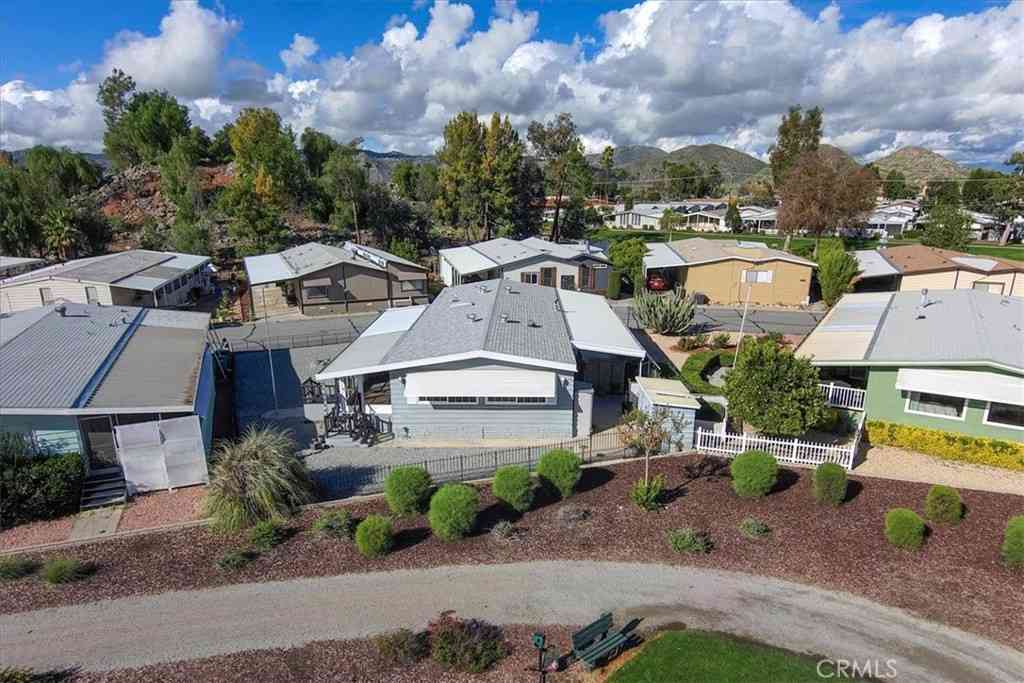 Mobile Home For Sale - 5001 W Florida #375<br/> Hemet, CA 92545
