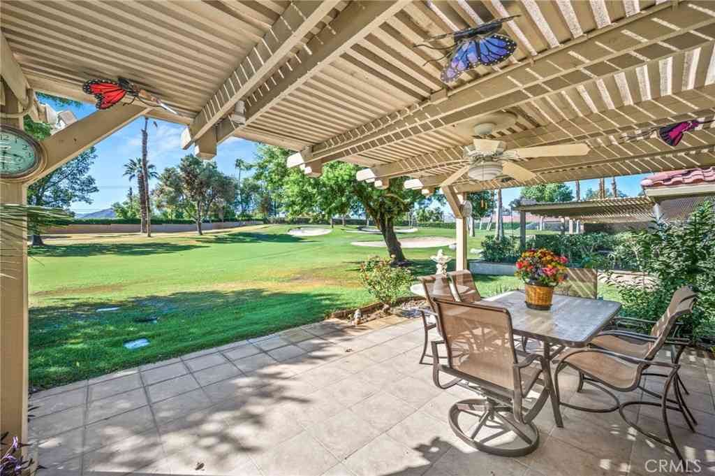 Condo For Sale - 77583 Woodhaven S<br/> Palm Desert, CA 92211