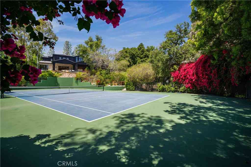 Homes For Rent - 24341 Rolling View Road<br/> Hidden Hills, CA 91302