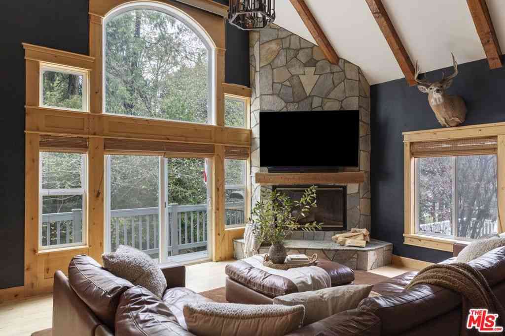 Homes For Sale - 265 Garden Drive<br/> Lake Arrowhead, CA 92352
