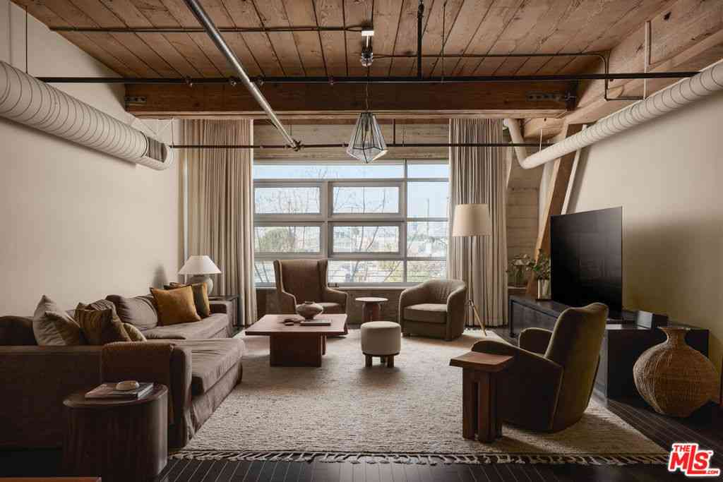 Condo For Sale - 530 S Hewitt Street #343<br/> Los Angeles, CA 90013
