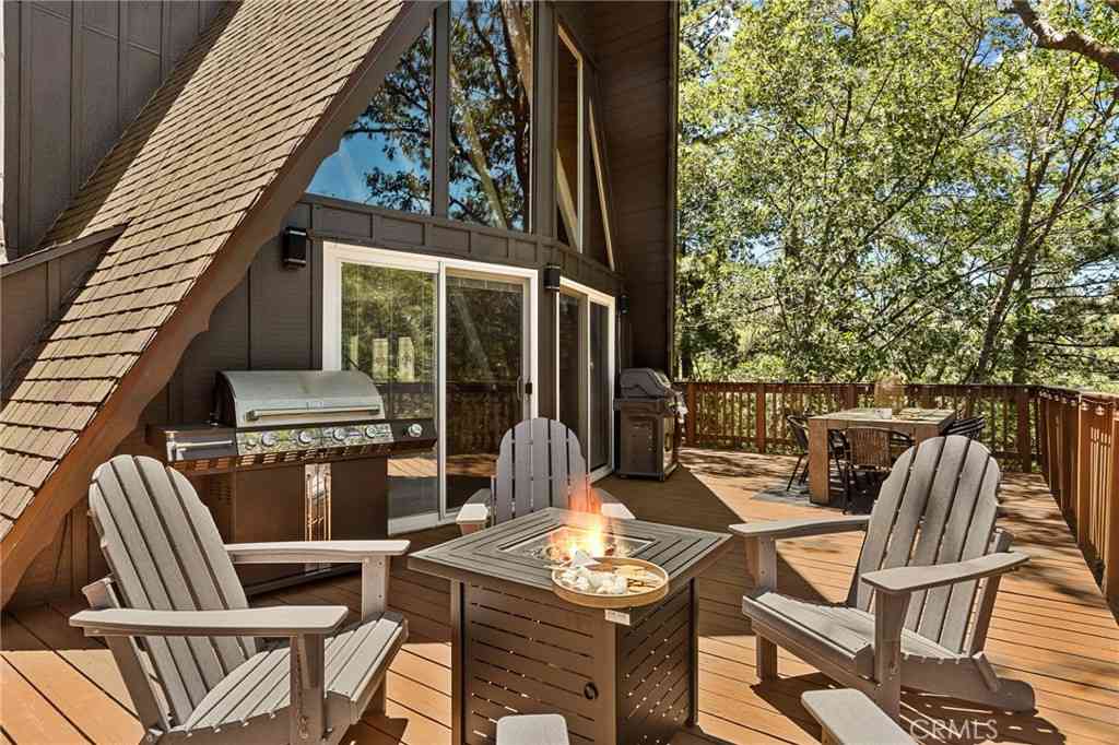 Homes For Sale - 1296 Calgary Drive<br/> Lake Arrowhead, CA 92352