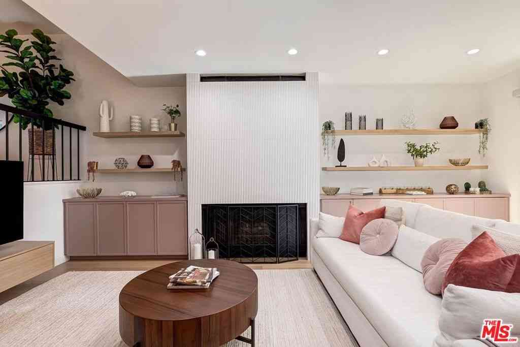 Townhouse For Sale - 4748 La Villa Marina #D<br/> Marina Del Rey, CA 90292
