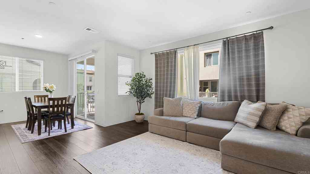 Townhouse For Sale - 1270 Paseo Sea Breeze #26<br/> San Diego, CA 92154