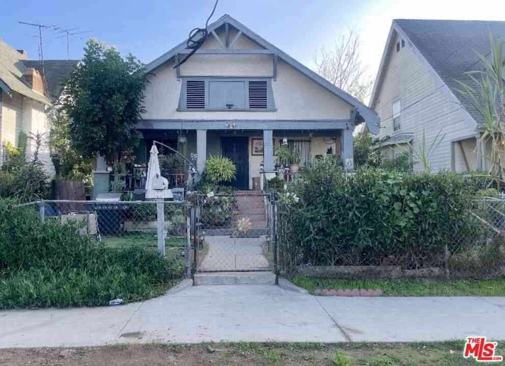 Homes For Sale - 210 W 47th Street<br/> Los Angeles, CA 90037