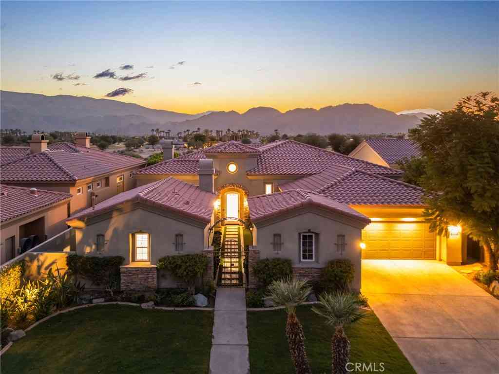 Homes For Sale - 55675 Turnberry Way<br/> La Quinta, CA 92253
