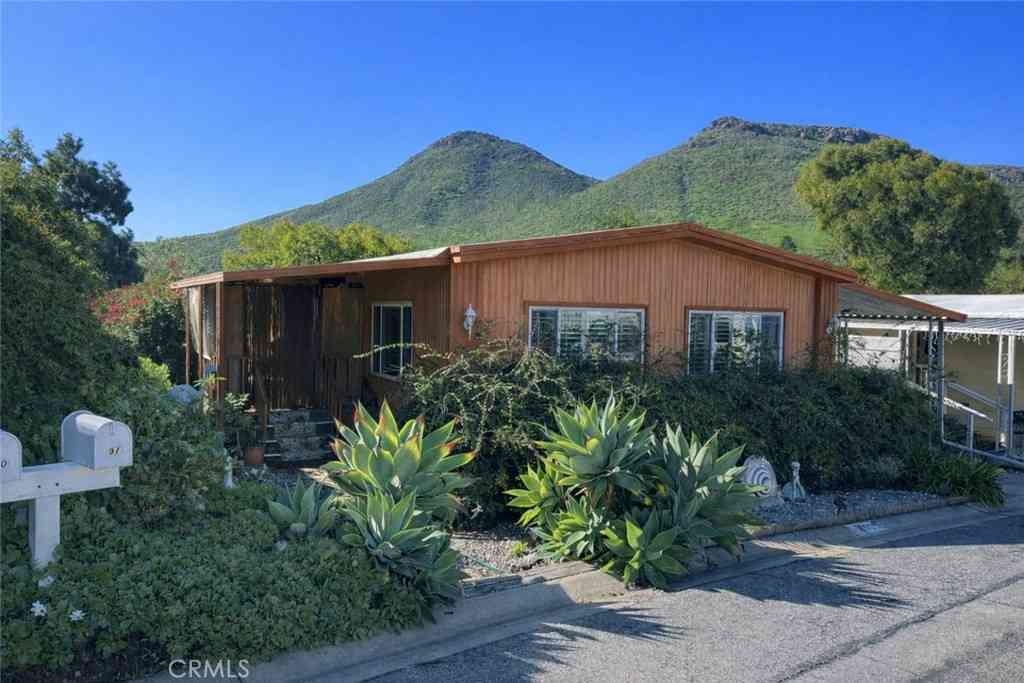 Mobile Home For Sale - 91 Monte Vista<br/> Newbury Park, CA 91320