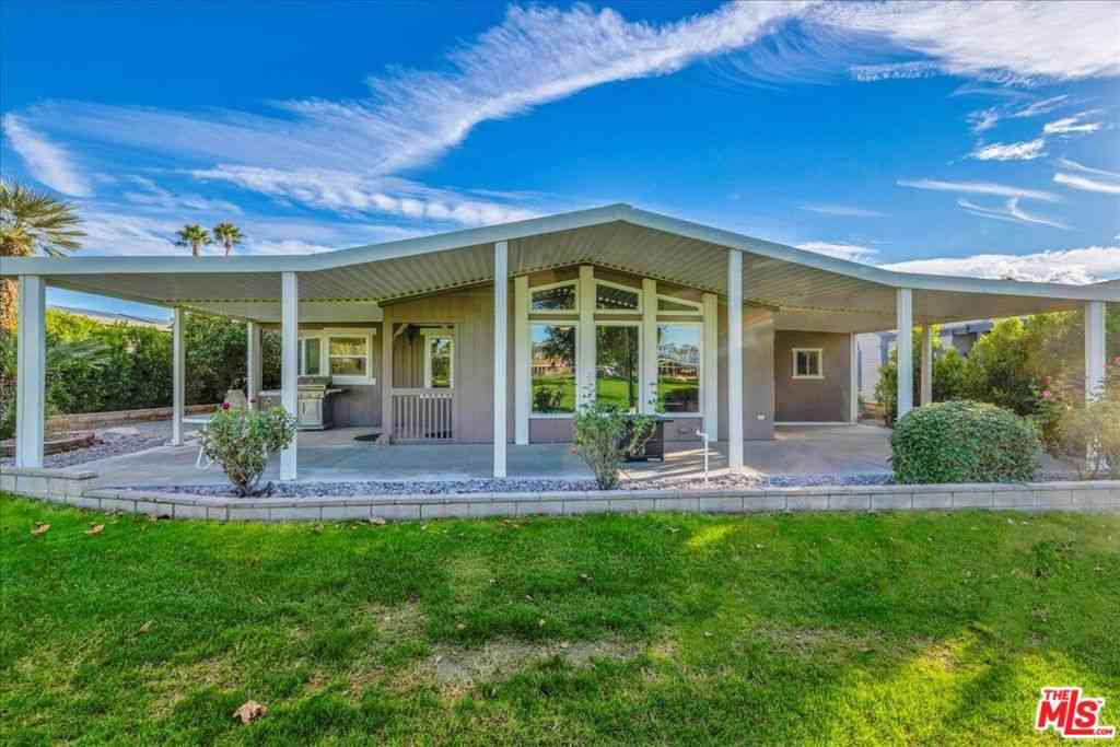 Mobile Home For Sale - 73450 Country Club Drive #144<br/> Palm Desert, CA 92260