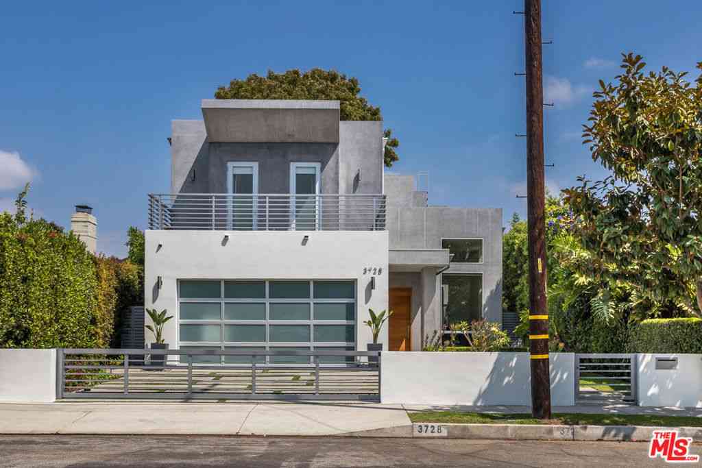 Homes For Sale - 3728 S Barrington Avenue<br/> Los Angeles, CA 90066