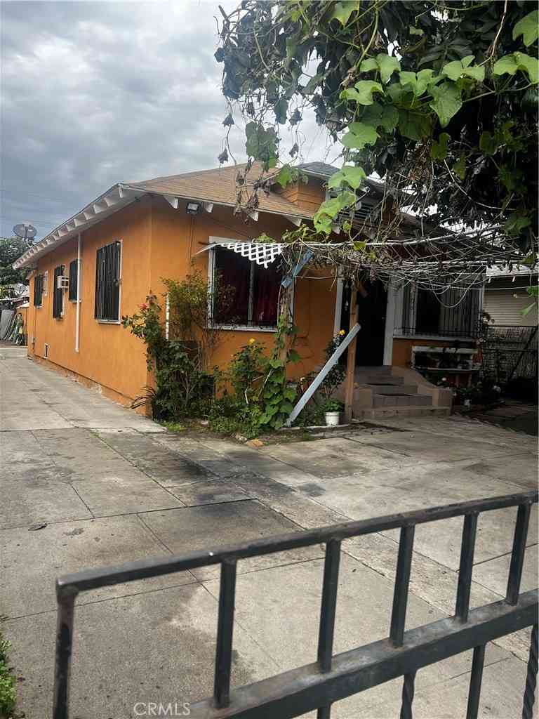 Multifamily For Sale - 1221 W 38th<br/> Los Angeles, CA 90037