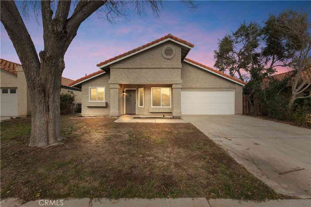 Homes For Sale - 3541 Acorde<br/> Palmdale, CA 93550