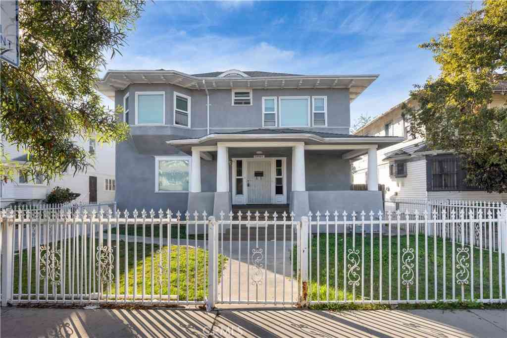 Homes For Sale - 2641 S Catalina Street<br/> Los Angeles, CA 90007