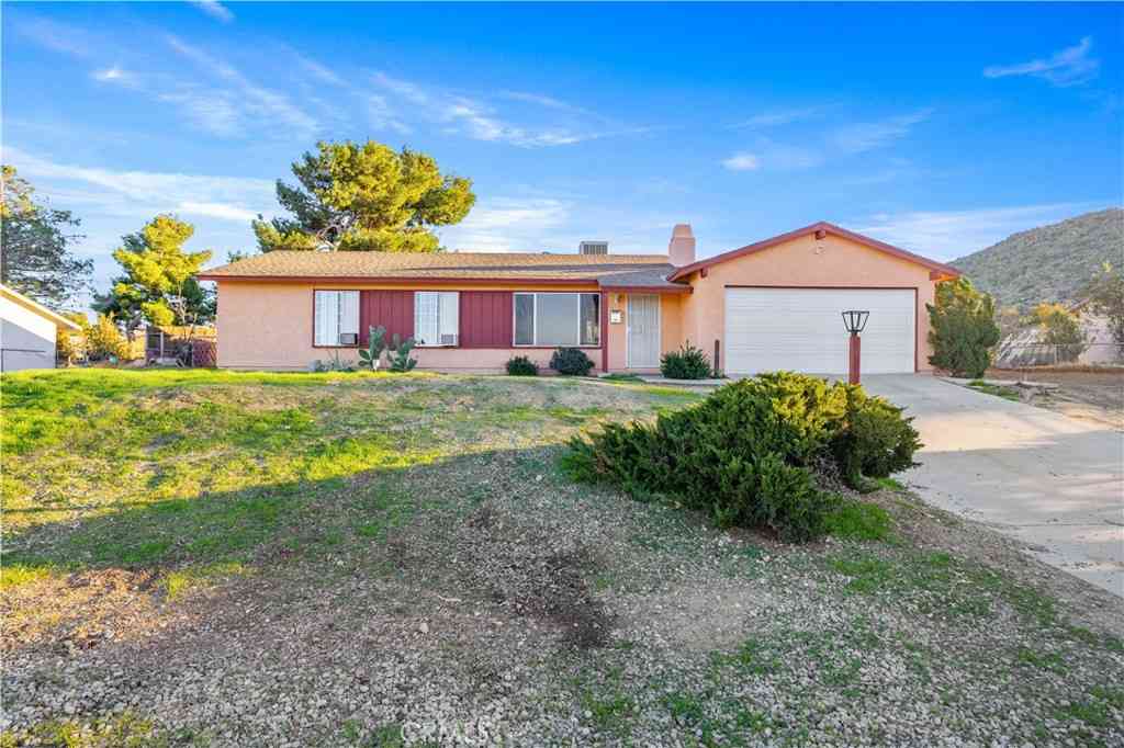 Homes For Sale - 40020 176th Street E<br/> Palmdale, CA 93591
