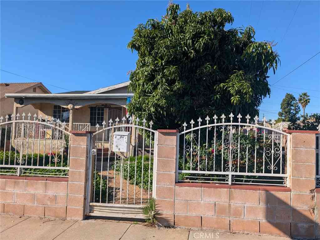 Homes For Sale - 803 S Rowan<br/> Los Angeles, CA 90023