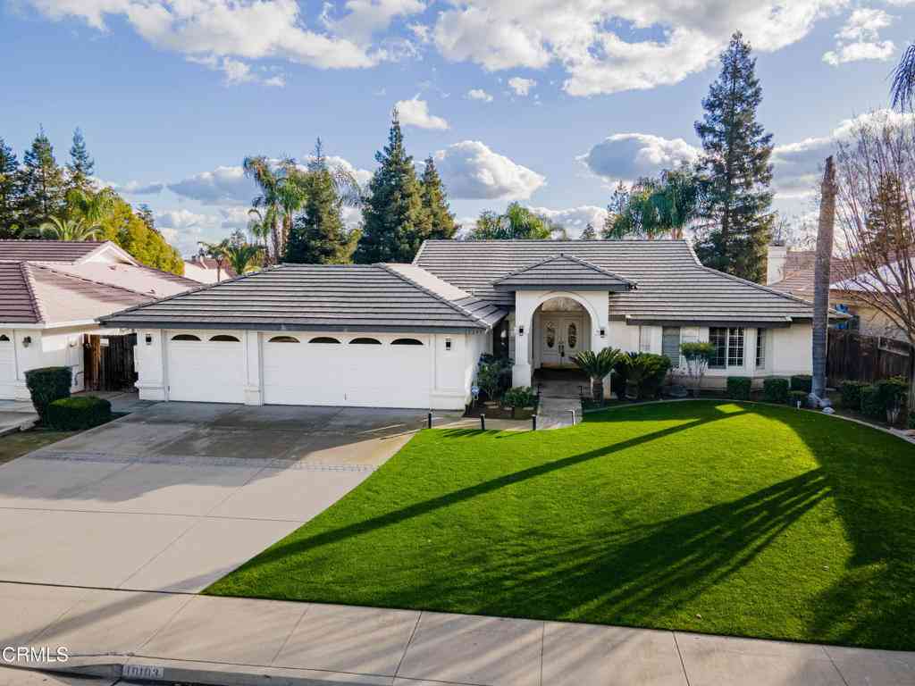 Homes For Sale - 10103 Wentworth Court<br/> Bakersfield, CA 93311