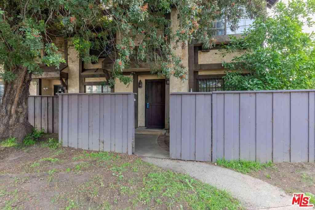 Condo For Sale - 14924 Nordhoff Street #6<br/> North Hills, CA 91343