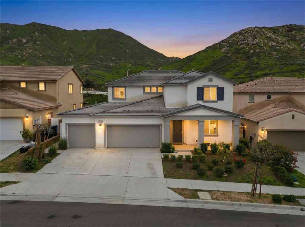 Homes For Sale - 6402 June Mountain<br/> Jurupa Valley, CA 92509