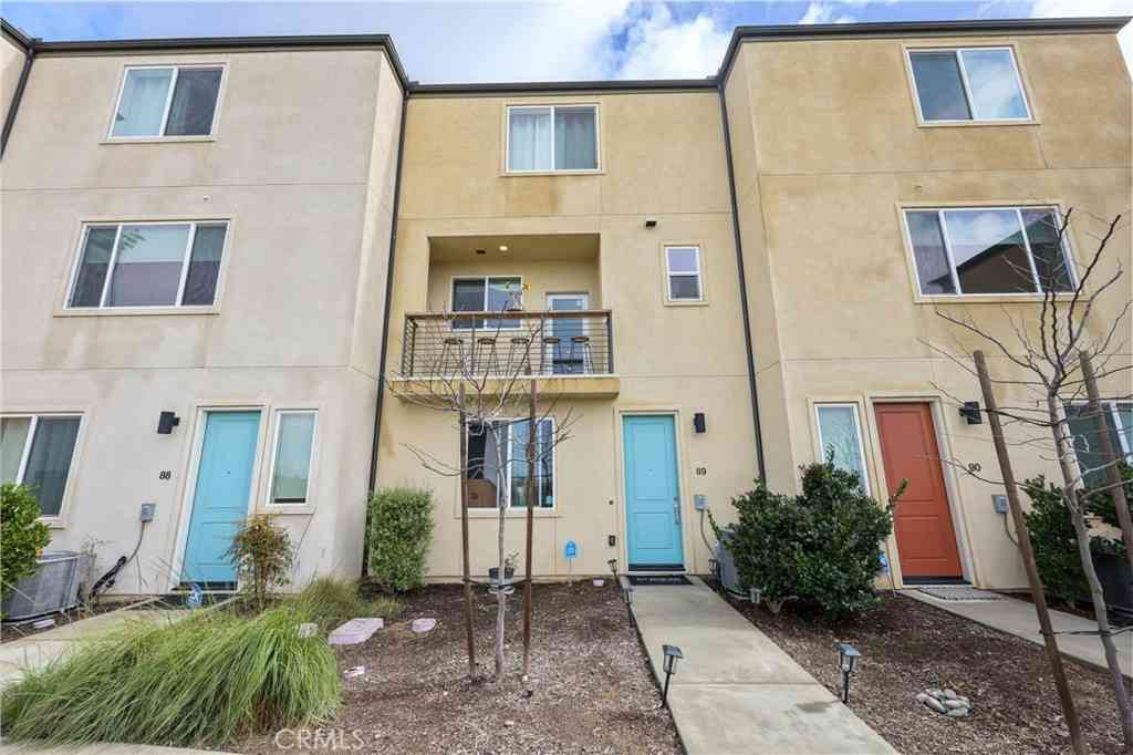 Townhouse For Sale - 5240 Beachfront Cove #89<br/> San Diego, CA 92154