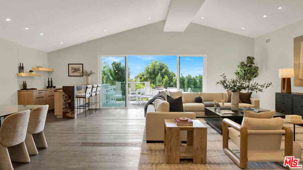 Homes For Sale - 11601 Bellagio Road<br/> Los Angeles, CA 90049