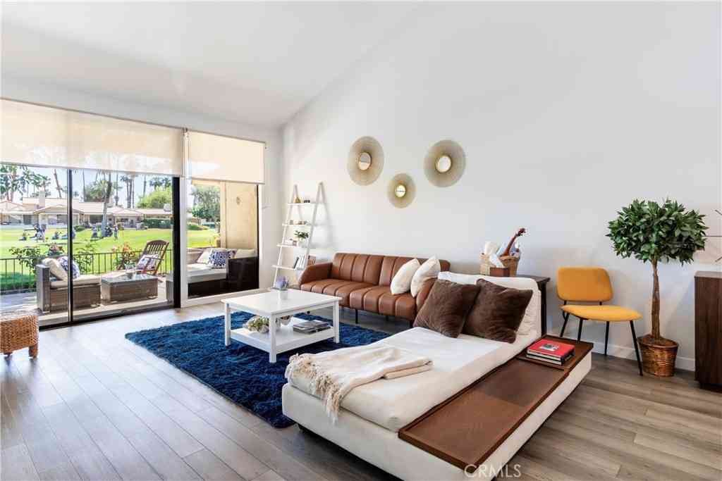 Condo For Sale - 276 Serena Drive<br/> Palm Desert, CA 92260